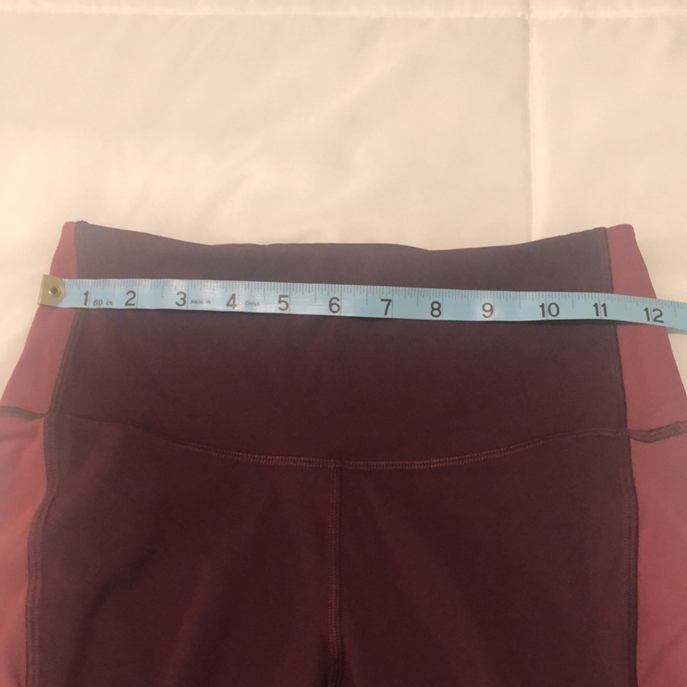Lululemon Capri leggings in mesh mauves maroon - Picture 5 of 10